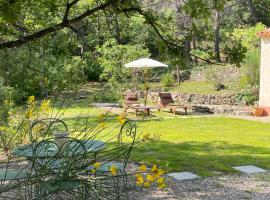 hameau de prebarjaud, hotel with parking in Fayence