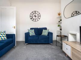 The Crown, Modern and Stylish Home from Home, vacation rental in Darlington
