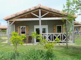 Chalet nature proche lac et à 20 mn des plages en Vendée โรงแรมในLa Chapelle-Hermier