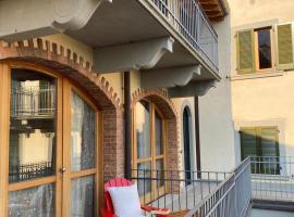 Red Chair House, villa em Riva di Solto