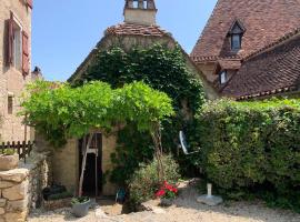 La Lotoise gîte au Coeur De Saint-Cirq-Lapopie, дом для отпуска в городе Сен-Сирк-Лапопи