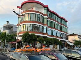 Hotel W Bush Square, hotel poblíž Mezinárodní letiště Martky Terezy v Tiraně - TIA, Fushë-Krujë