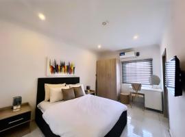Light, modern apartment in Ikoyi, casa per le vacanze a Lagos