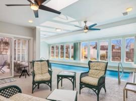 5 bedroom w/ indoor pool/hotub, family hotel in Silver Spring