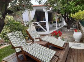 Nikos Stone House 80m from the beach with wifi, Cottage in Gerakini