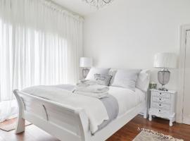 Super Stylish Flat Very Close to Freeman Hospital!, hotel di High Heaton