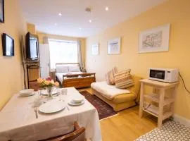 London VEGETARIAN Smoke & Pet Free En-suite with EV parking
