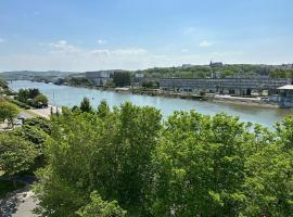 GOLDEN RESORT, hotel in Boulogne-sur-Mer