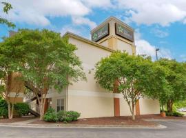 Extended Stay America Suites - Fayetteville - Owen Dr, hotel di Fayetteville