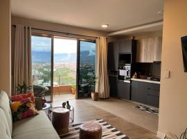 Depto a estrenar increíble vista 180º Cocha, alojamento para férias em Cochabamba