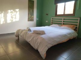 צימר למשפחות במושב גבעת יואב, self catering accommodation in Giv'at Yo'av