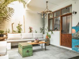 62 HOME，位于马尔马里斯的酒店