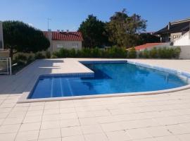 Bela Baia 2, hotel in Salir do Porto