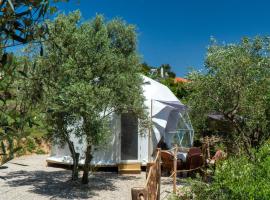 luxury dome tents ikaria ap'esso, Zelt-Lodge in Raches