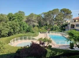 Les Hauts du Golf Rez de jardin Piscine Tennis