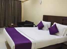 UK's Resort, hotel em Talegaon Dābhāde