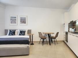 ELISOS Studio Apartment with swimming pool, hotel med pool i Vlorë