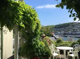 6 and 7 School Steps - Stunning views, private garden and parking