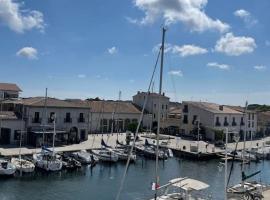 La maison du Port Apt MARSA, hotel dengan parking di Marseillan