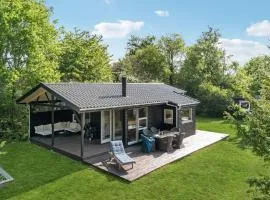 Nice Home In Sjællands Odde With Wifi
