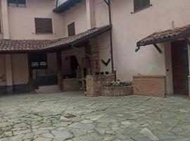 sentieri 2, בית נופש בPecetto di Valenza