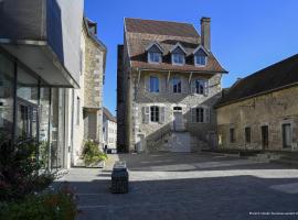 Gîte Les Muses, Ancien hôtel particulier avec SPA, hotel v destinaci Ornans