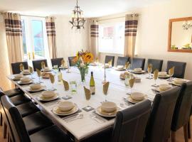 Manor Farm Holiday Cottages, hotel in Reighton