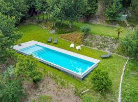 Villa Prendal Eco Living - Minho's Guest, casa rústica em Guimarães
