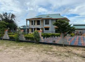 MHALO BEACH LODGE, hotel u gradu 'Mhalo'