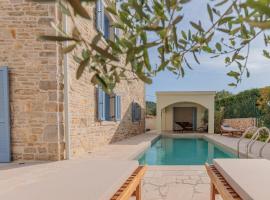 Seafront Villa Adriatica with pool, vil·la a Dobropoljana