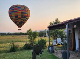 Earth Cottage, hotel near Bill Harrop Balloon Safaris, Brits