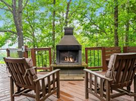 Meadows Edge Lodge with GameRoom, Hotel in Blue Eye