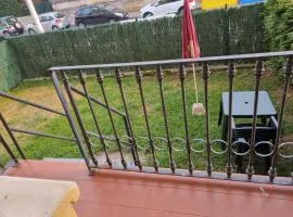 Bajo con Jardin en Cartes