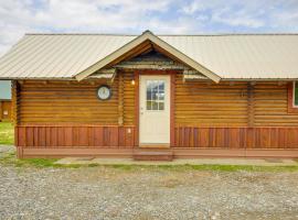 Cozy Thompson Falls Cabin with Mountain Views, hotel in Thompson Falls