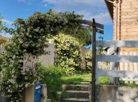 La Maison du Saule, viešbutis su vietomis automobiliams mieste Pompignac