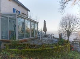 Le G&icirc;te des Cimes, hotel com piscina em Tulle