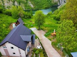 Biserna Dolina Uvac, hotel en Sjenica