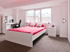 Budget Double Room Close to Leeds University and City centre เกสต์เฮาส์ในลีดส์