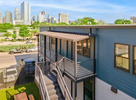 Modern Condo with Parking - A, condo in Austin