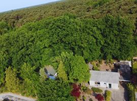 Cozy Forest Cabin, Fenced Garden, Peace & Privacy