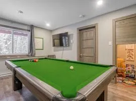 Condo familiale Billard et spa, 350m de la montagne de ski