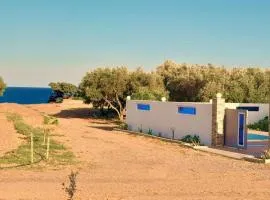 Beach Pearl - Beach Front House with Private Pool