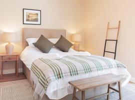 The Barn in Longhope - Luxury Barn Conversion, pet-friendly hotel in Longhope