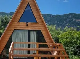 Cottage Tvishi