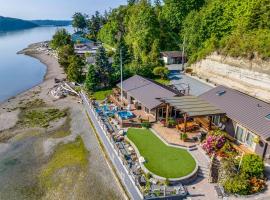 Waterfront Similk Bay Compound w/ Luxury Amenities, Hotel in Anacortes