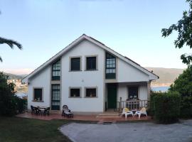 Casa Helia, Hotel in Corcubión