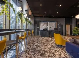 Radisson Hotel & Suites Zurich、にあるチューリッヒ空港 - ZRHの周辺ホテル