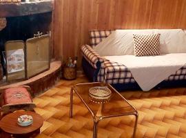 The log house in the village, βίλα στα Πράμαντα