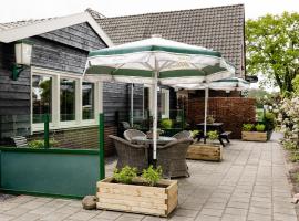 Charming house with garden in rural area Hellendoorn, hotel in Hellendoorn