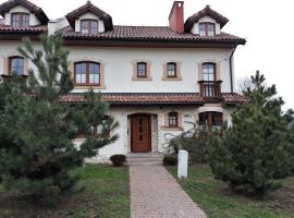 Dom przy stoku, hotel em Bałtów